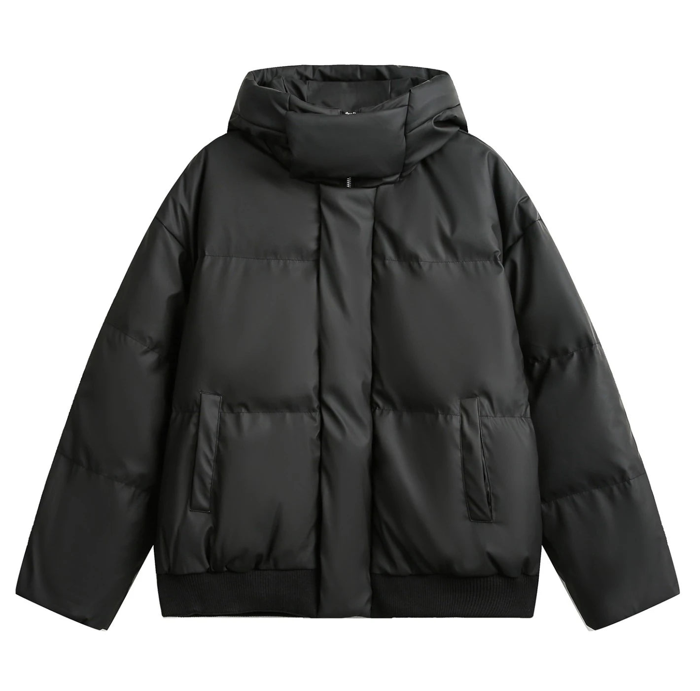 黒のハイネック・フード付きショート丈ダウンジャケット単体の商品画像。リブ仕様の裾と袖口が特徴。