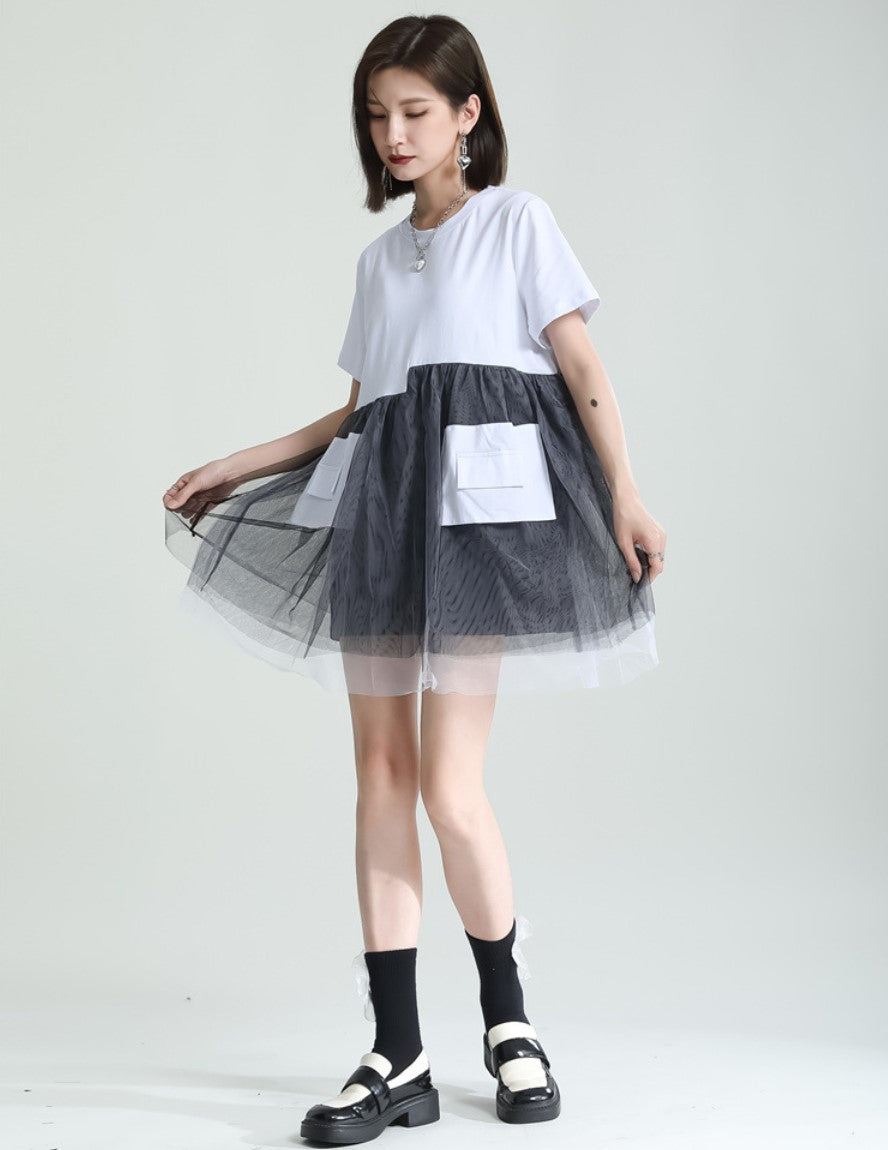 レース付きアシンメトリーロングTシャツ ／TEA