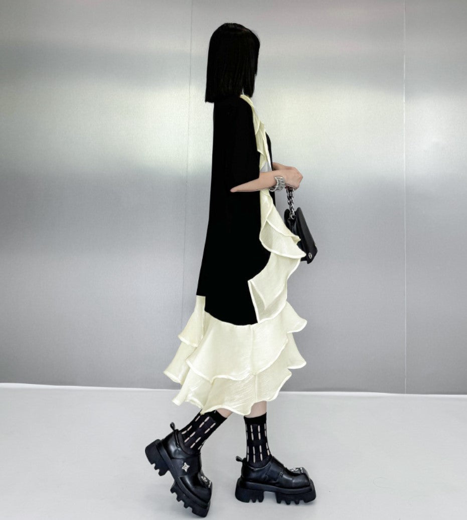 フリル付きアシンメトリーデザインミディ丈モノトーン白黒ワンピース ／TEA