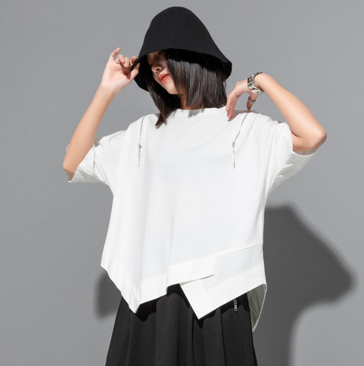 アシンメトリー半袖Tシャツ/カットソー ブラック ホワイト ／TEA