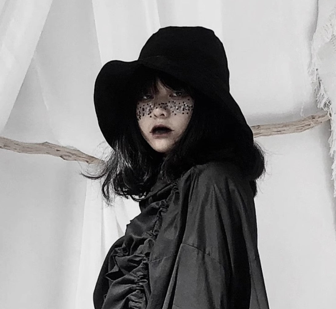 モダンモードハット ／