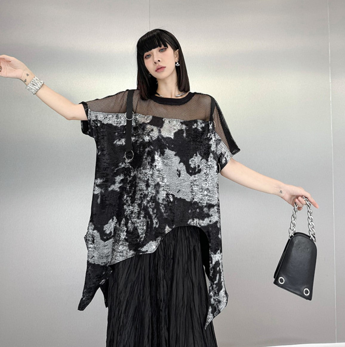 アシンメトリー半袖メッシュTシャツ ／TEA