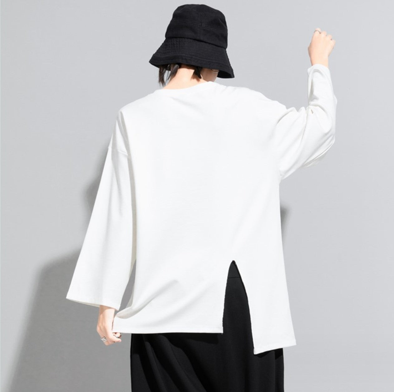 アシンメトリーリングデザインTシャツ/カットソー オーバーサイズ ／TEA