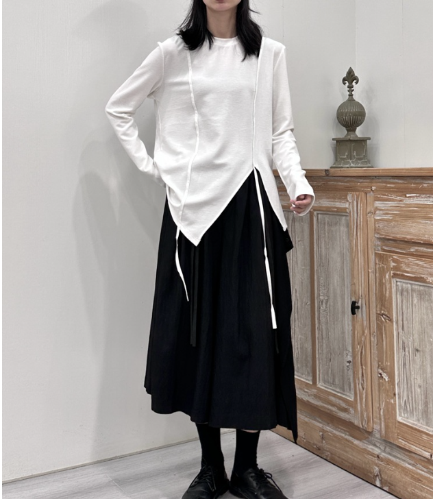 アシンメトリー長袖Tシャツ/カットソー ブラック ホワイト ／TEA