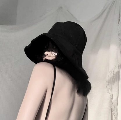 モダンモードハット ／