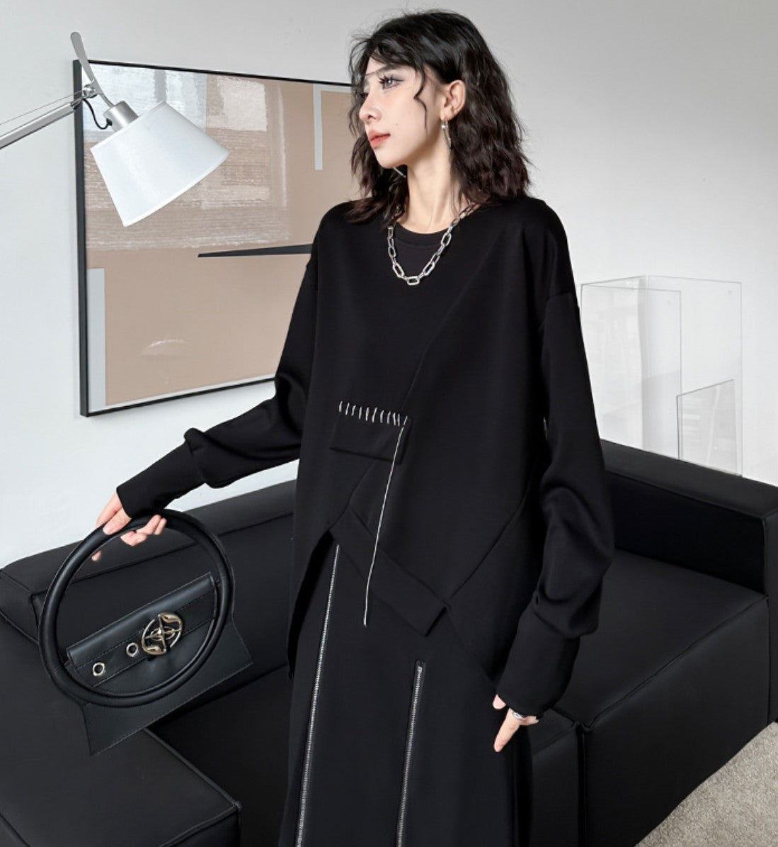 アシンメトリーデザインブラックスウェット/トレーナー おしゃれ ／TEA