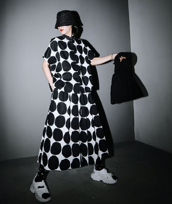 水玉ドット柄半袖シャツ/ブラウス 白黒 モノトーン ／TEA