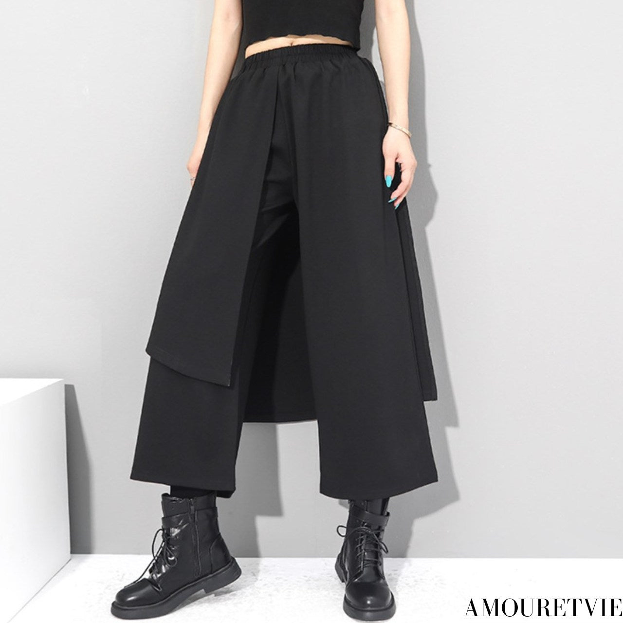 中性的 アシンメトリー袴パンツ フェイクレイヤード ブラック ９分丈 ／TEA