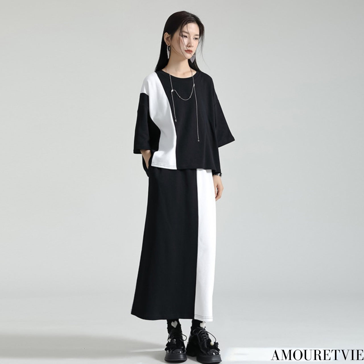 モノトーン上下セットアップ 半袖Tシャツ ロングスカート ／TEA