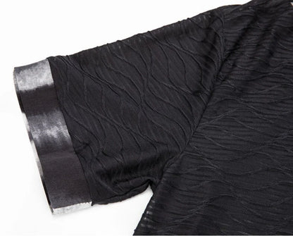 黒の配色ライン半袖シャツの袖口デザインを示す商品ディテール