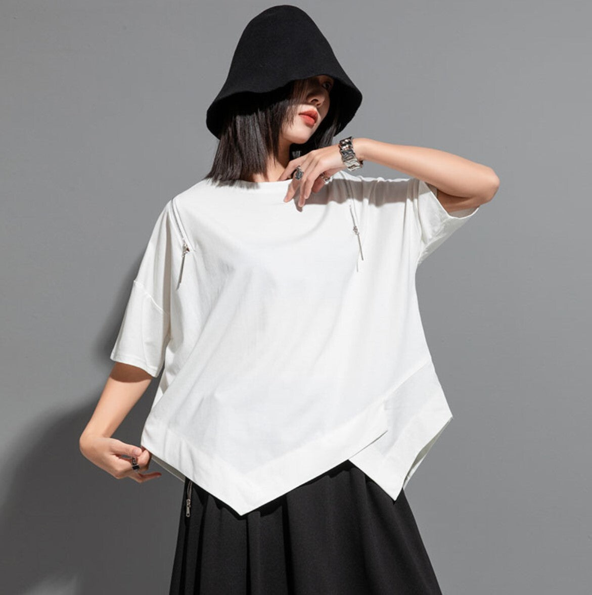 アシンメトリー半袖Tシャツ/カットソー ブラック ホワイト ／TEA