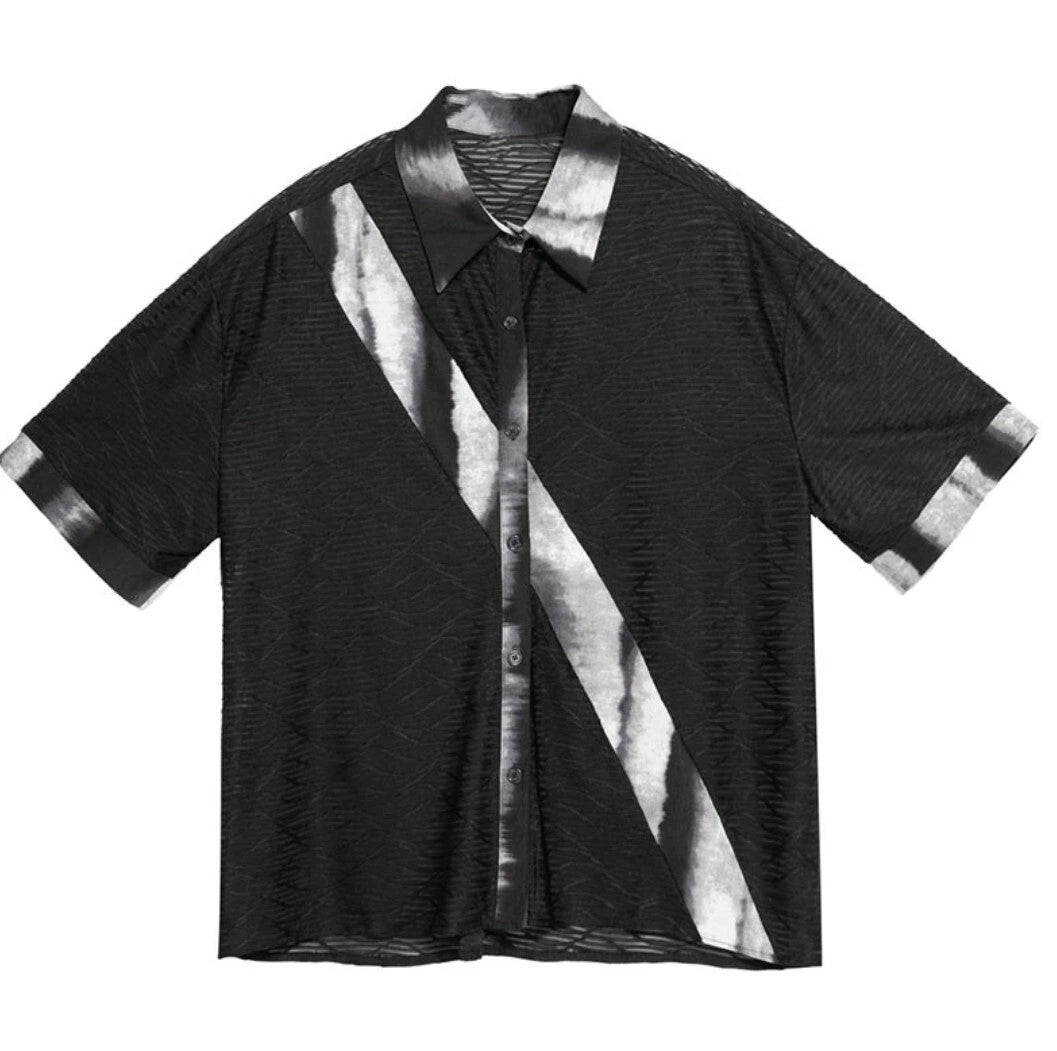 配色ライン入り黒半袖シャツの単体商品写真