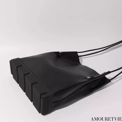レザートートバッグ ショルダーバッグ レザーバッグ ブラック ／TEA