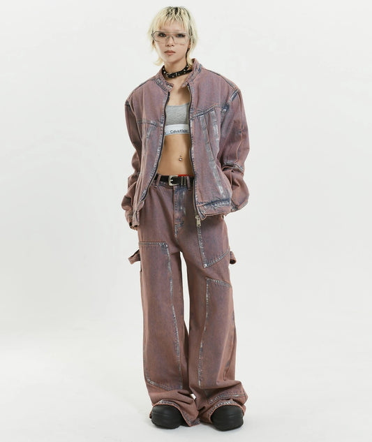 ダスティピンクのデニムセットアップ（Gジャン＆超ワイドカーゴパンツ）を着用したモデルの全身。